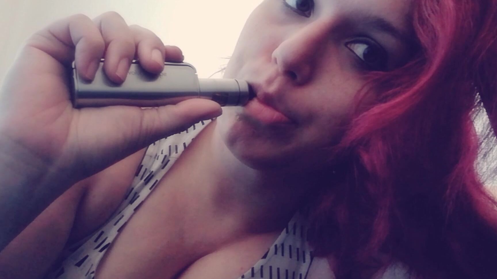 Delilah Dee Vape Tricks Hd P