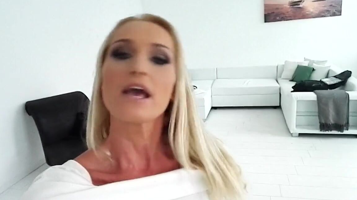 Kathianobilixx Findom 09 19 2017 Onlyfans Video Morning My Loves