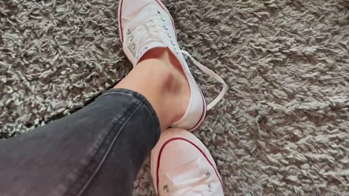 Goddessmona 91 Onlyfans Ich Habe Heute Den Tag Mit Frischen Puma Flingen Gestartet Ob Sie Noch Frisch Aussehen Guck Selbp