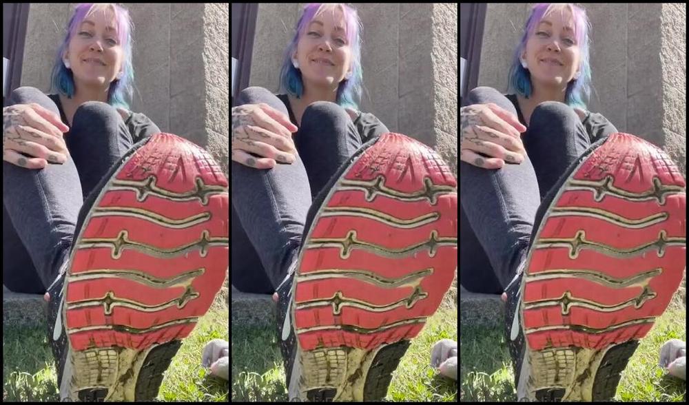 Taylorraz Onlyfans Wanna Lick The Sock Lint From Between My Toes