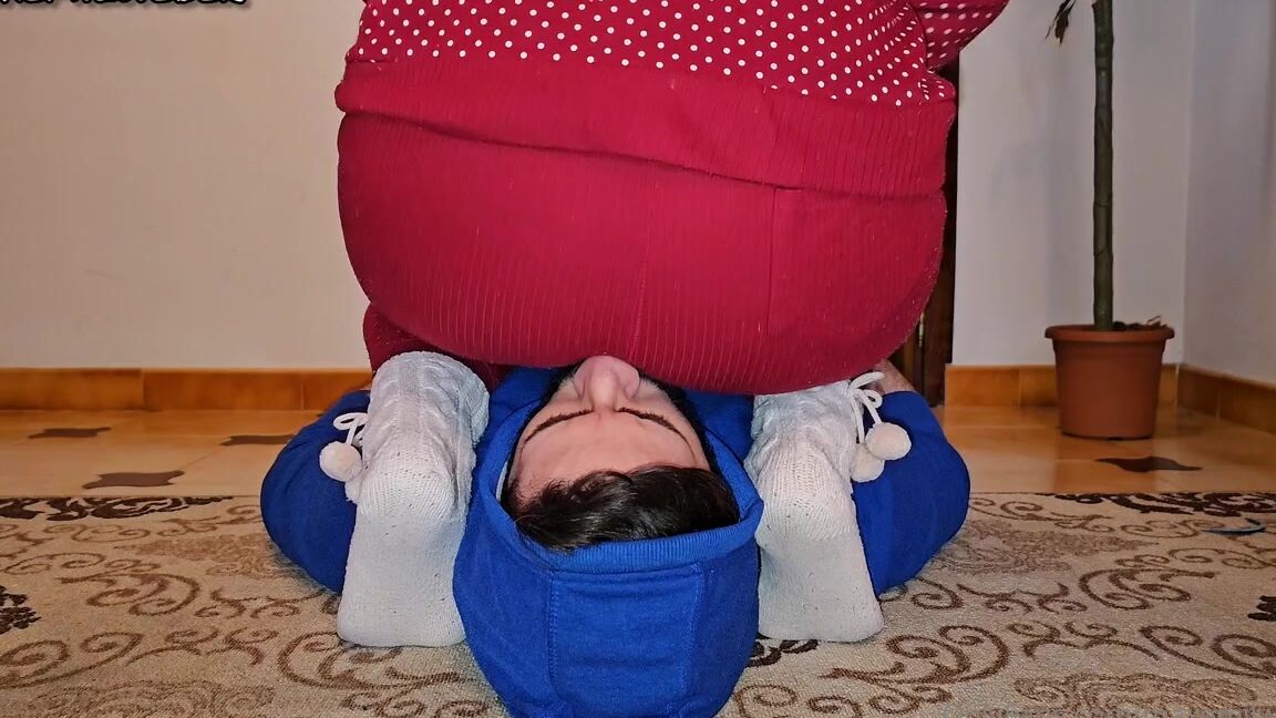 Emily Maxemilweber Nicknamed Maxemilweber 12 23 2023 Onlyfans Video My Goodness How Much Did These Stink Mamma Mia Quanto Puzzavano Queste