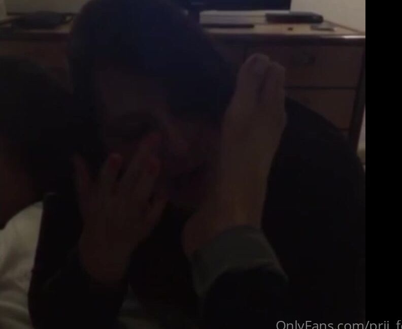 prii-feet-27-04-2020-264731559-v-deo-com-a-minha-amiga-feet-lara-belos-p-s-esse-antigo-tamb-m-vou-postar-aqui-pra