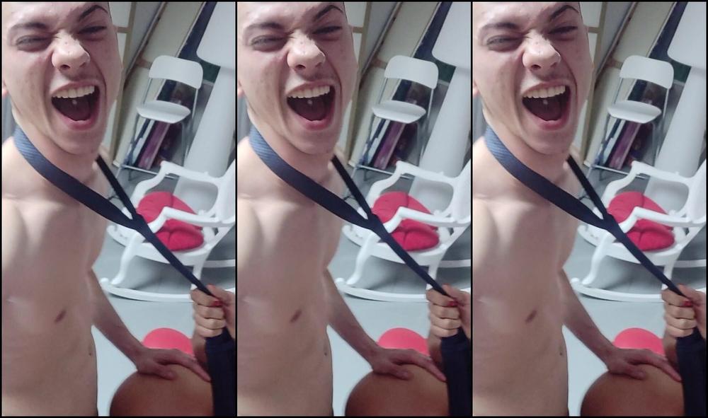 Juliarocax Aprovechando Cualquier Momento Para Hacer El Perro Con Tommy