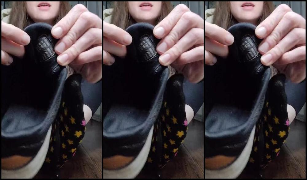 Megan Fletcher Aka Sweetsoleprincess Onlyfans For My Sweaty Stinky Foot Lovers My Soles And Toes Are So Sweaty And Wet