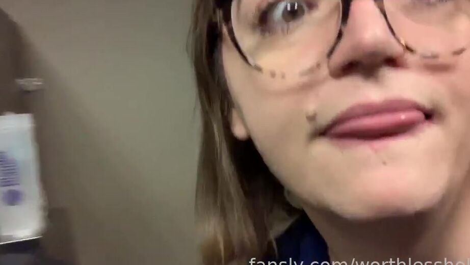 Worthlessholes 402743151015501824