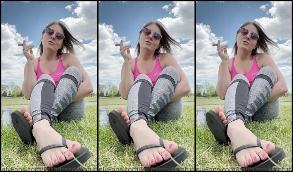 Adventuretoeskat Nicknamed Missadventuretoeskat Onlyfans Me You At The Park I M Still Waiting For You To Just Admit You Love My Feet