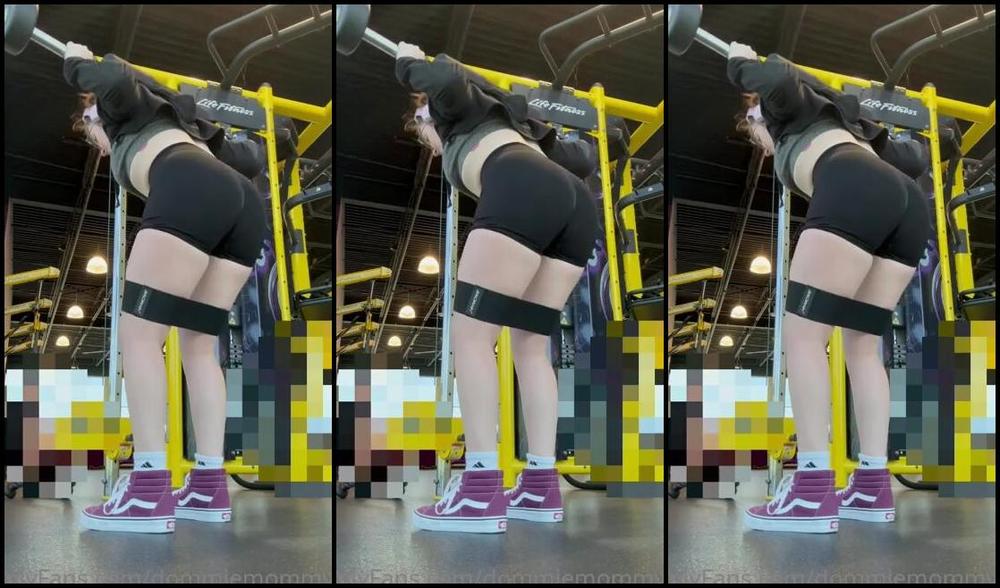 Goddess Gabrielle Nicknamed Dommiemommyy Onlyfans It S Shredding Season So That Means Supersets That Include Hiit The Gym Has Been My 1 Mental Heal