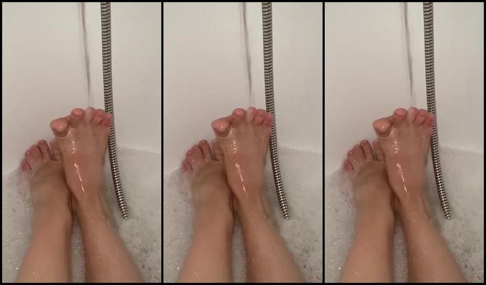 Marta Petarda Nicknamed Itsmartapetarda 10 31 2023 Onlyfans Video My Wet Feet In The Bathroom