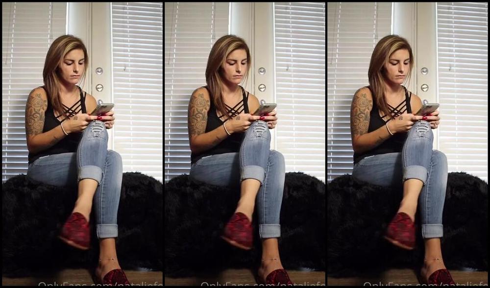 Natalie Fox Nicknamed Nataliefox Onlyfans Dangling Ignore