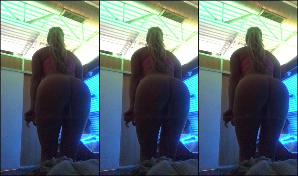 Misssaintxxx Play Peeping Tom With Me While I Rub Myself Down At The Tanning Salon