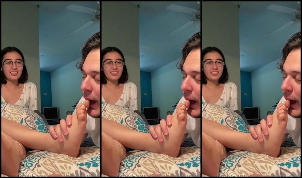 Goddess Angela Aka Goddessangelamx Onlyfans Guy Worships My Feet Tip If You Want To Worship My Feet Too