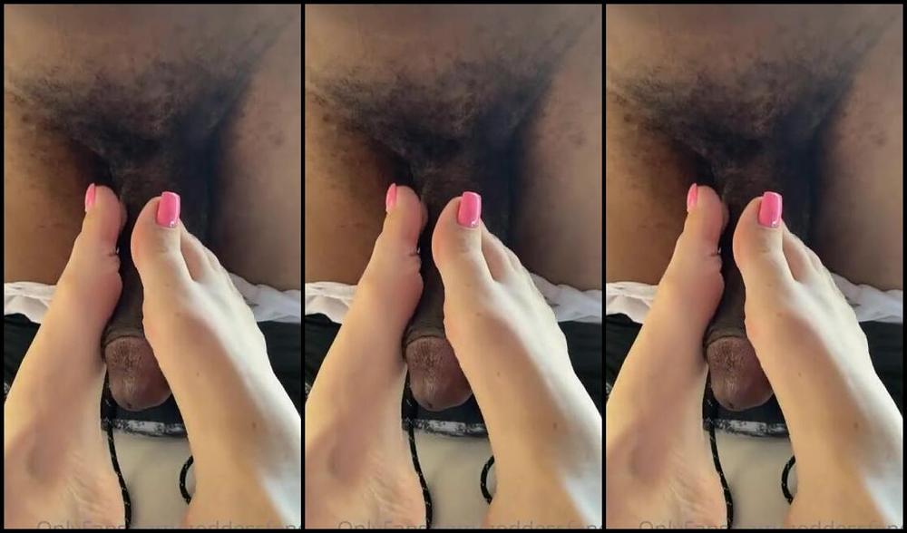 Fendi Feet Aka Goddessfendi Onlyfans Caught By The Pool Boy While I Was Teasing My Client In Our Cabana 3P