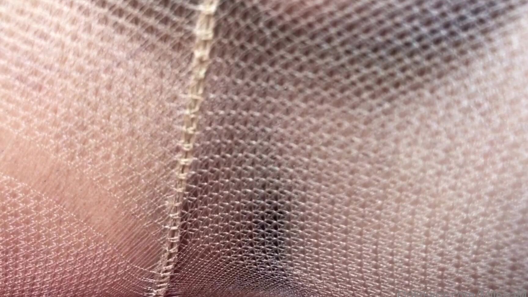 Milenamunoz Hooters Milk Hour