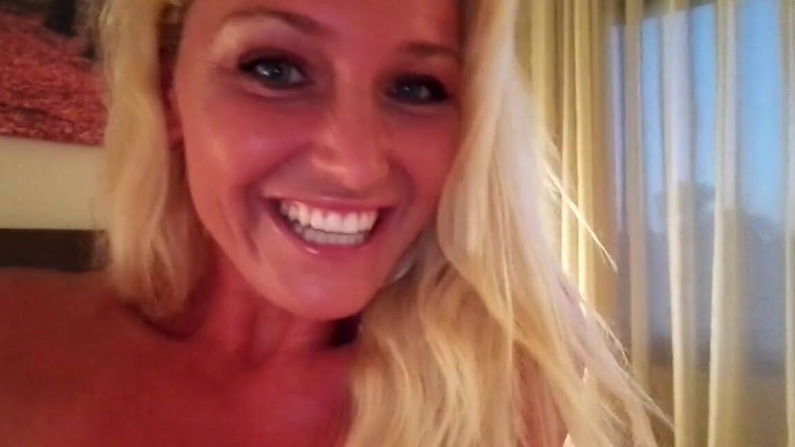 Kathianobilixx Findom 06 27 2017 Onlyfans Video Naughty Amp Seducing Good Night Wish Kisses My Darlings