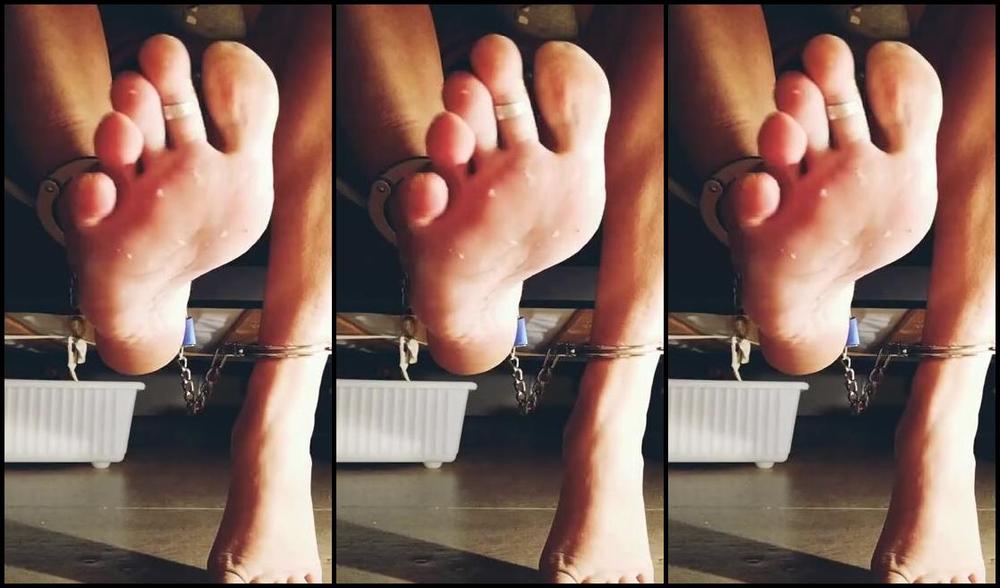 Frejas Submissive Feet Nicknamed Frejassubmissivefeet Onlyfans Ok I Have A Little Secret To Share With You When I Work Night Shifts