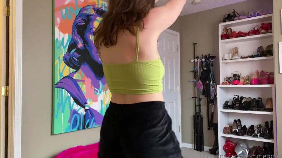 Ms Tomorrow Nicknamed Dommetomorrow Onlyfans I Dance Alone In My Room All The Time I Just Rarely Ever Show You Pervs So Here S Taste My Pants