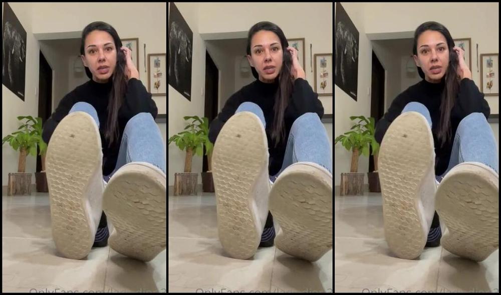 Ladydior Nicknamed Lady Dior 31 12 29 2022 Onlyfans Video Hey Tesoro Vieni A Giocare O Rimani Li Con Quel Coso In Mano