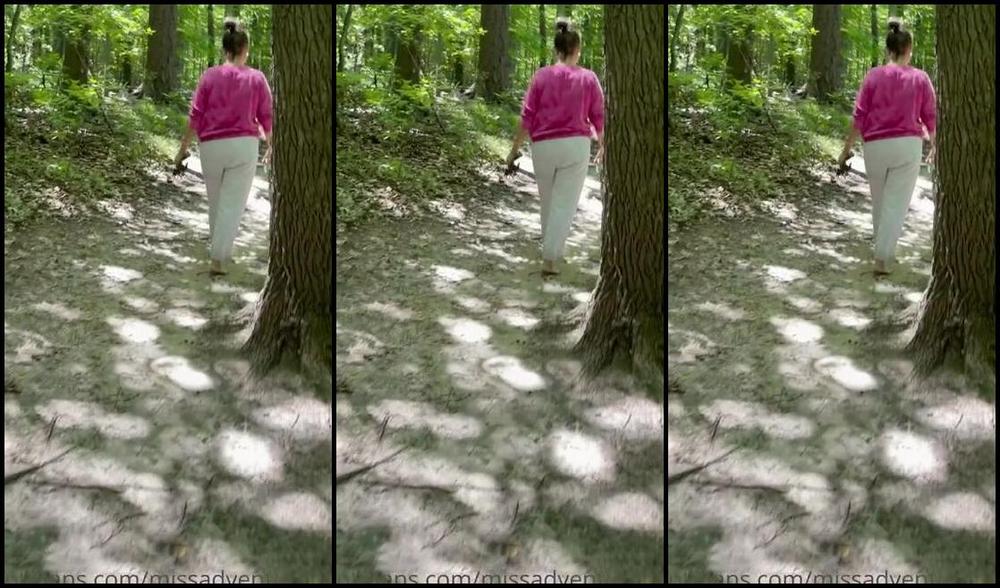 Adventuretoeskat Nicknamed Missadventuretoeskat Onlyfans You Find Me Barefoot Walking Through The Trails At My Favorite Park Would You Clean Them For