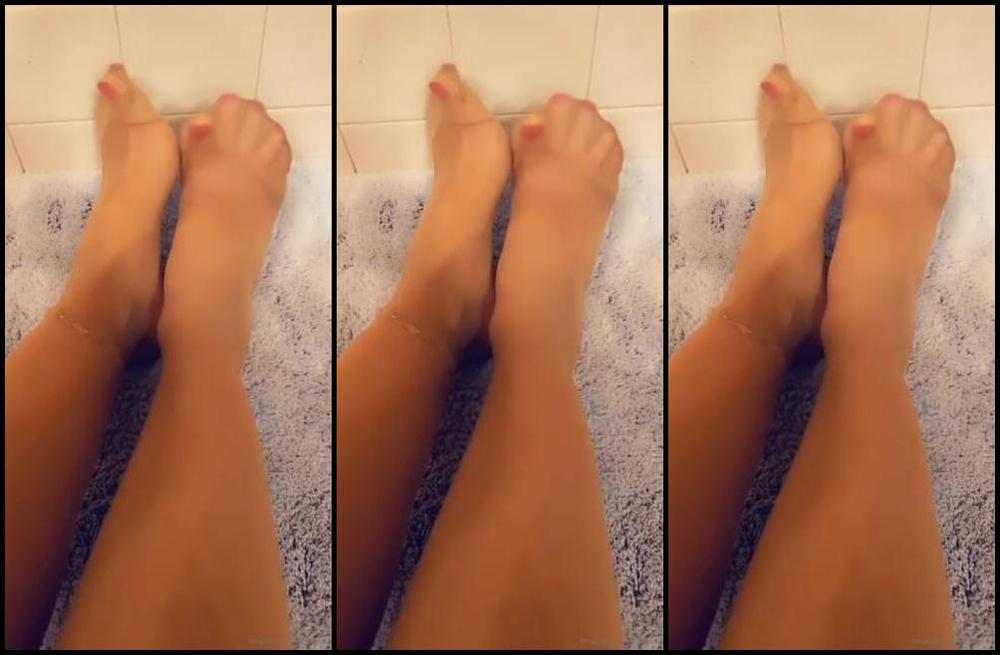 Nylonskitten Nicknamed Nylonskitten 01 29 2020 Onlyfans Video 1 Min Vid Clip Taking Off The Nylons Ive Had On All Day Ready To Relax