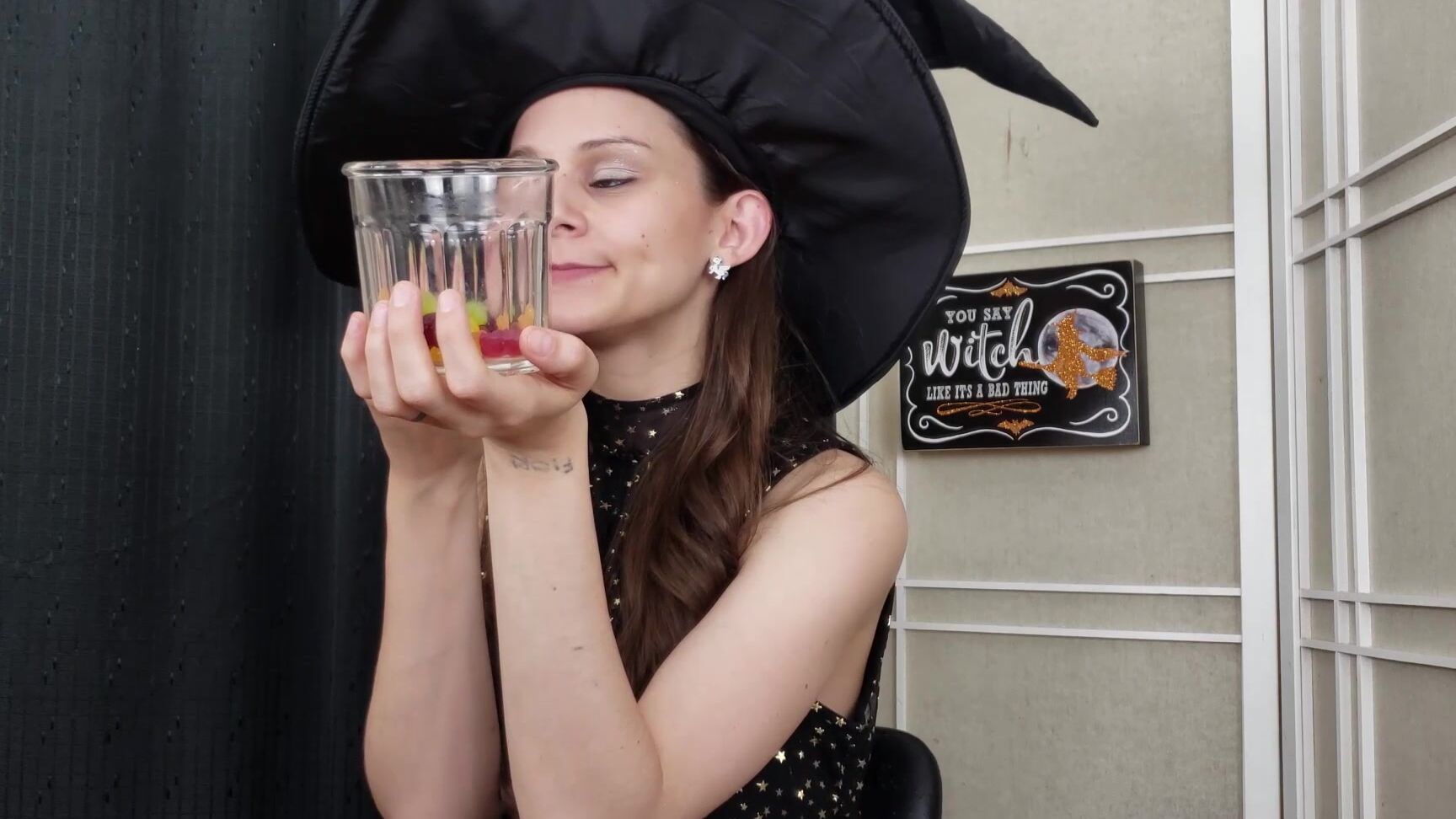 "Katy Faery" erotic magic, giantess, magic control, shrinking fetish, vore wicked witch eats shrunken congregation manyvids