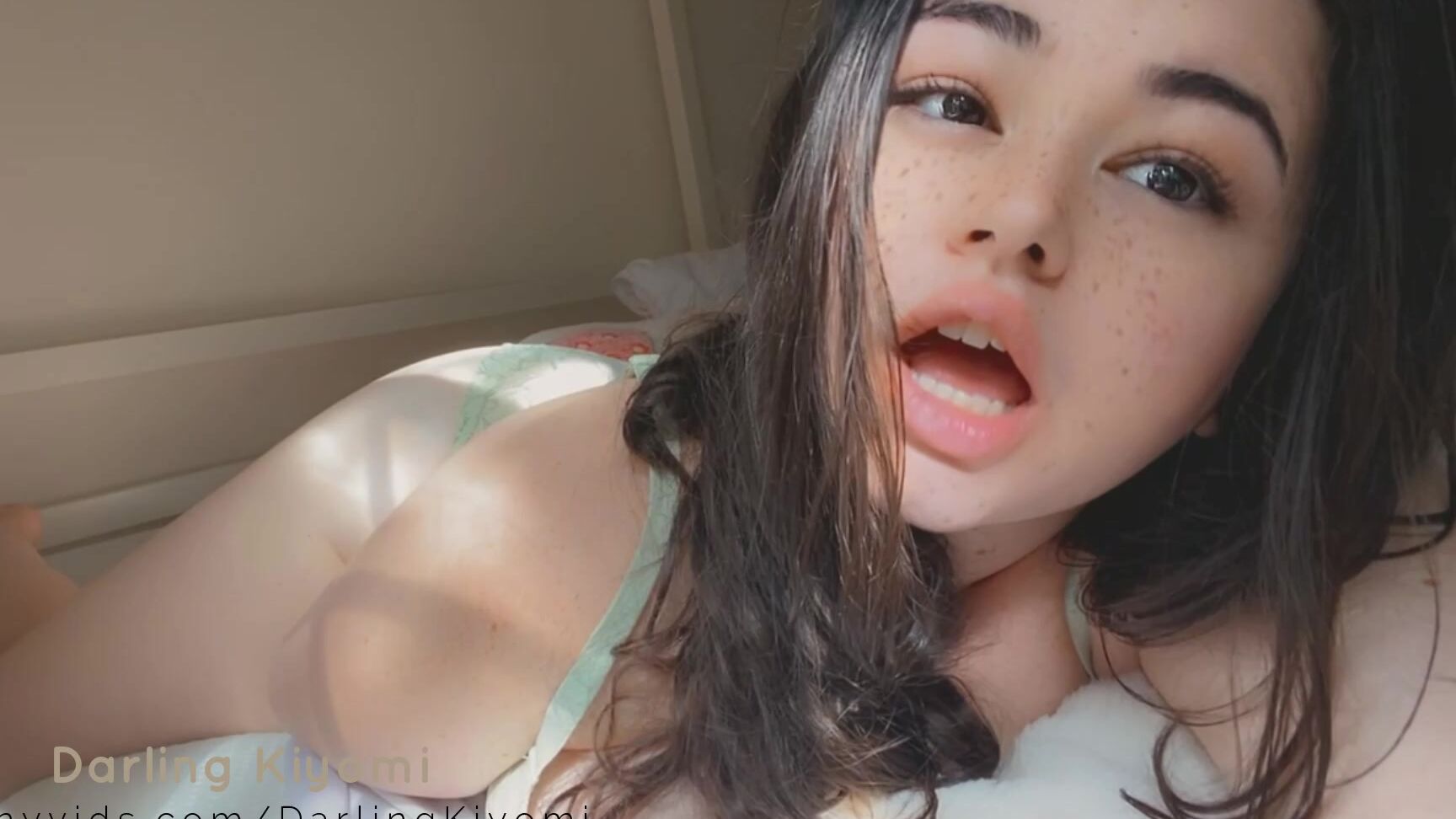 "DarlingKiyomi" 18 & 19 yrs old, asian, beautiful agony, face fetish, joi Beautiful Agony JOI Look Into My Eyes manyvids