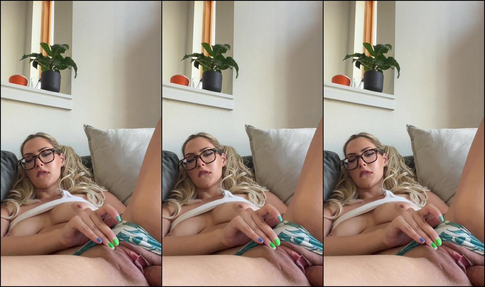 Savvysuxx I Love How Swollen And Sticky My Pussy Was After This