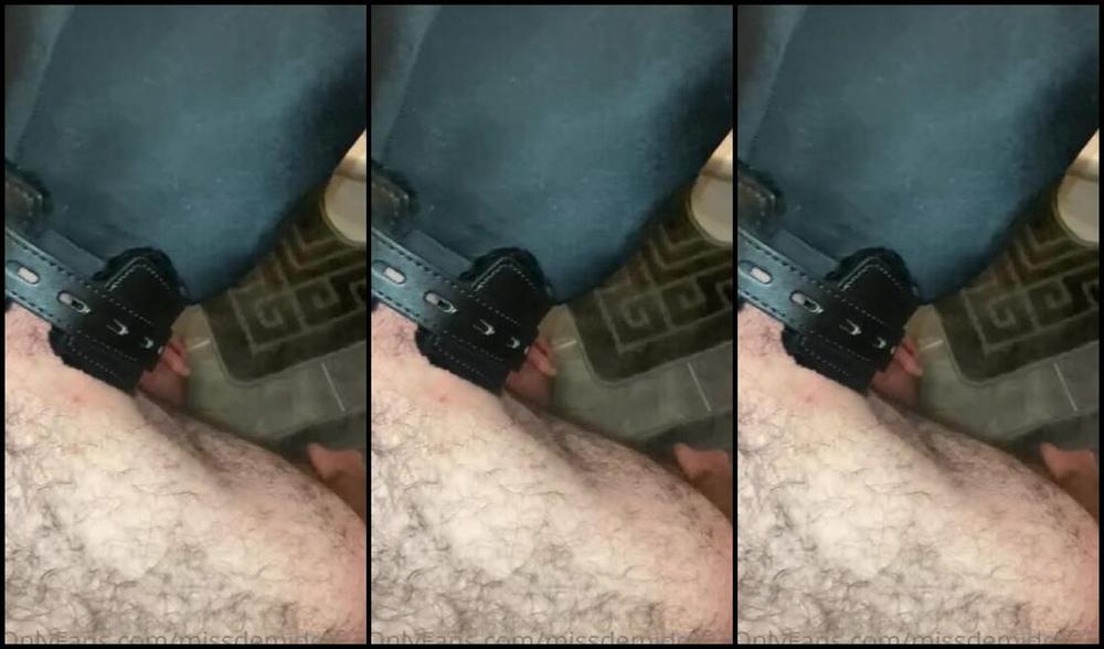 Miss Demi Dee Nicknamed Missdemidee123 Onlyfans You All Voted For It So Here It Is Here S My Slave Ex Bf Cleaning His Disgusting With His Toot