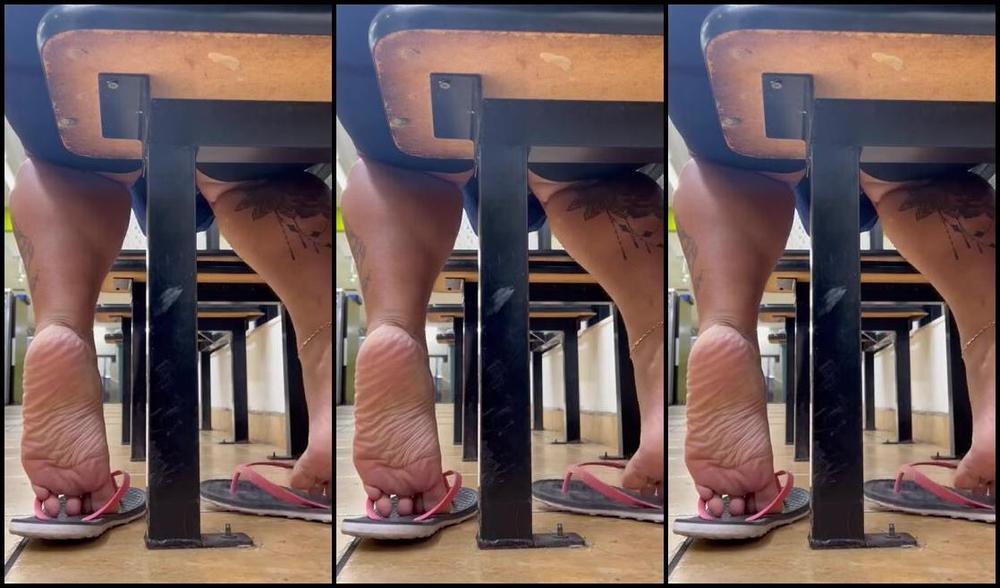 Dissatoes Onlyfans My Feet Are Cold Bet Your Cum Can Warm Them Up Tho