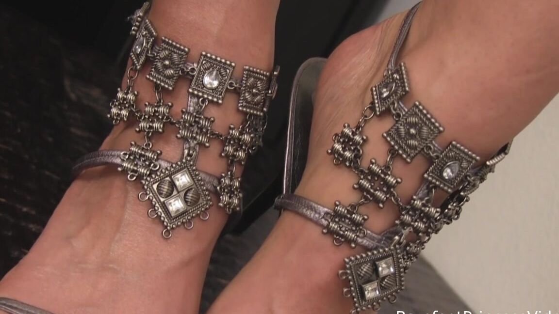 Obey Melanie - Feet Kissed Clips4Sale