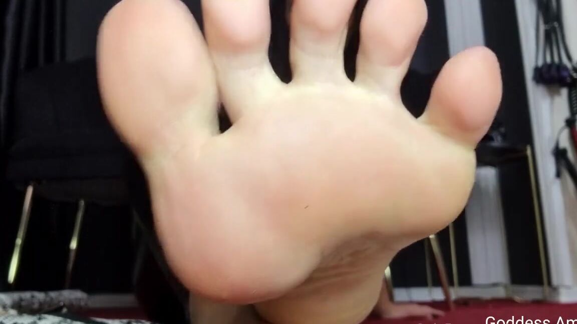 Goddess Ambra Nicknamed Goddessambra Onlyfans Video Training A New Foot Slave Barefeet Feetlicking Feetworship Footdomination Footslavetraini