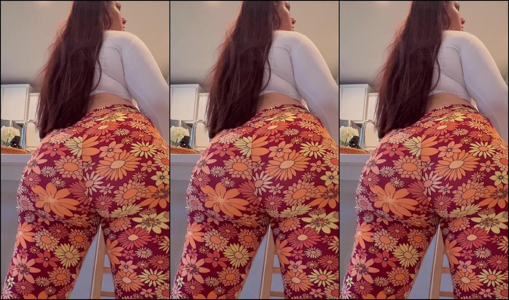 Therealselenaloca 2620596310 09 29 2022 Let S Play A Guessing Game What Did Your Goddess Have For Breakfast Let S See How