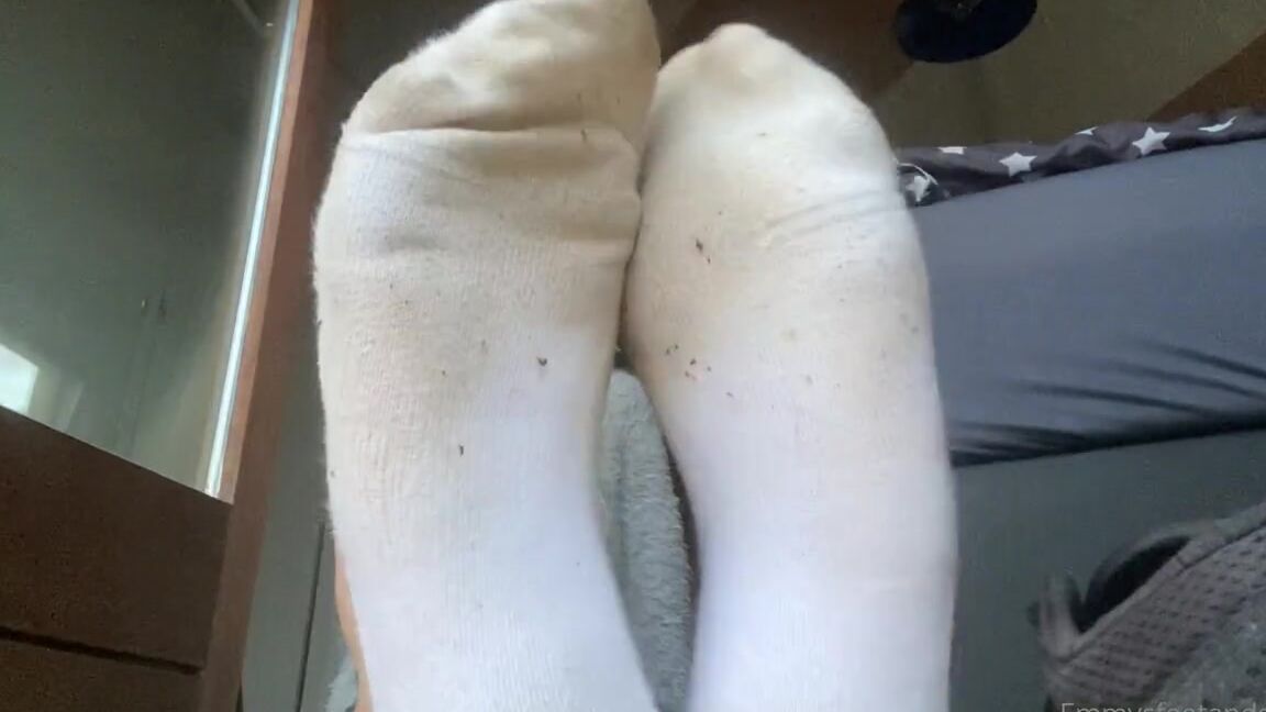 Emmysfeetandsocks Aka Emmyfeetandsocks Onlyfans You Wanted Them Sweaty Well I Made Them Extra Sweaty And Unbelievable Smelly For You And Lookp