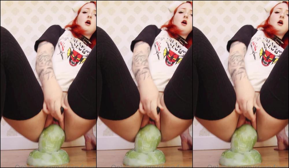 starryfawnn-08-07-2022-2515194435-xl-demogorgon-it-had-been-awhile-since-i-trained-for-a-big-toy-so-i-didn-t-think-this-w