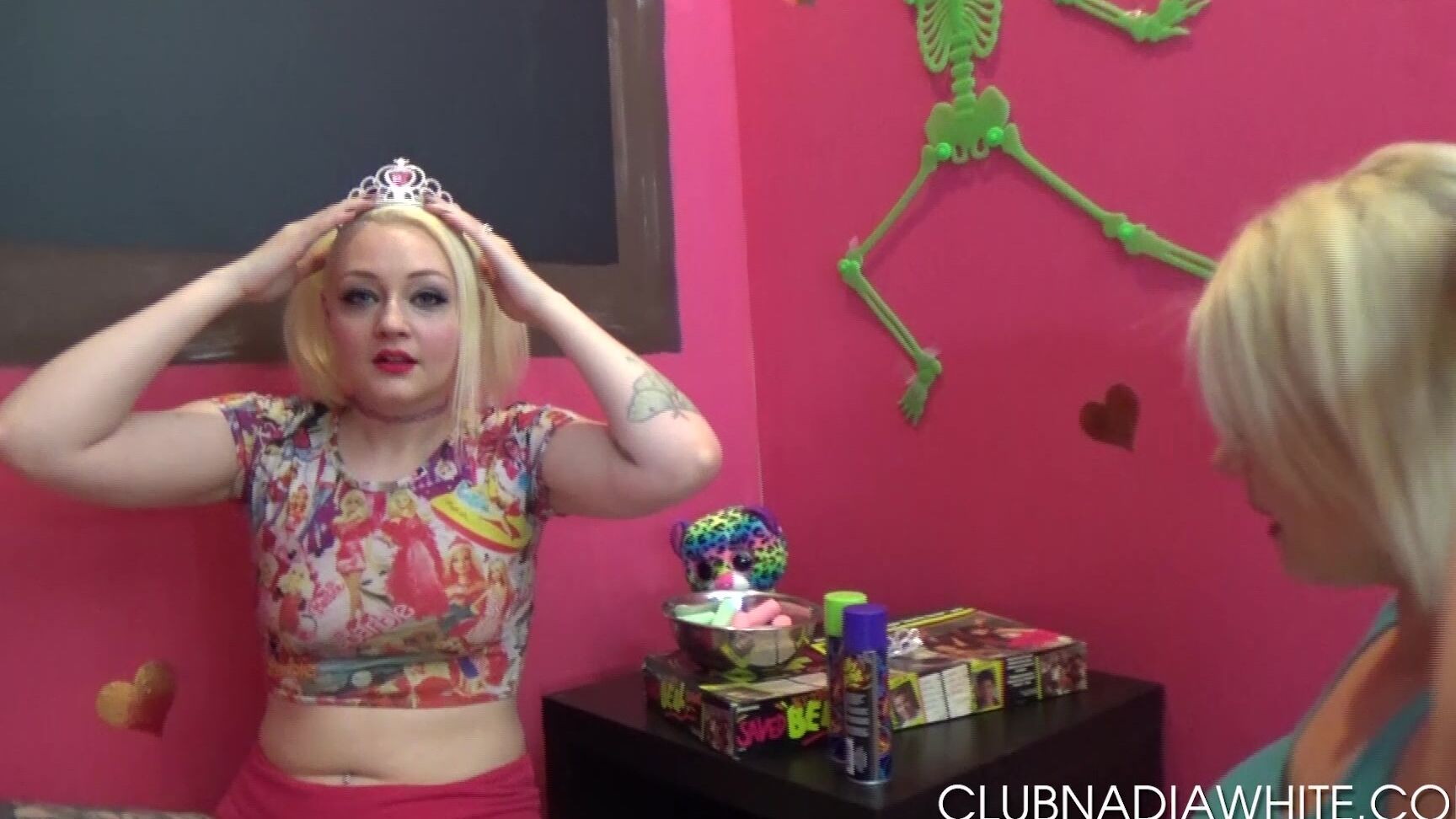 Humor,Silly Sluts,Taboo msnadiawhite with nadia and arielle ManyVids