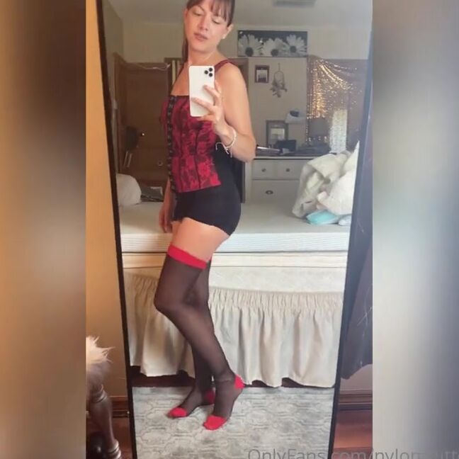 Nylonskitten Nicknamed Nylonskitten 06 01 2021 Onlyfans Video 1 Min Vid Clip Showing You My New Stockings I Wore Today Under My Jeans