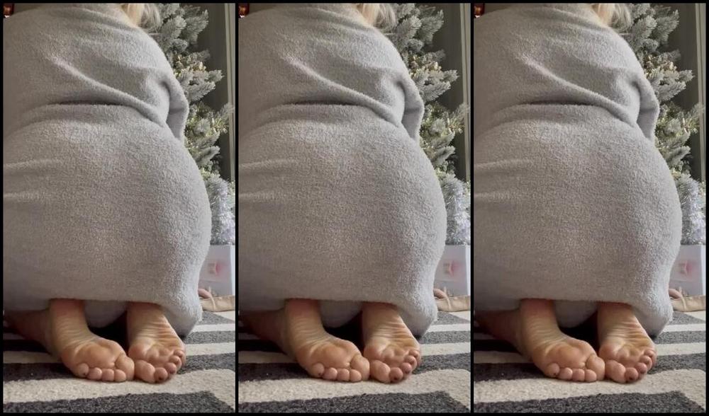 Gabrielle Coyle Nicknamed Gabbyraee1 12 15 2024 Onlyfans Video Are You Watching Me Fix My Tree So Naughty Of You