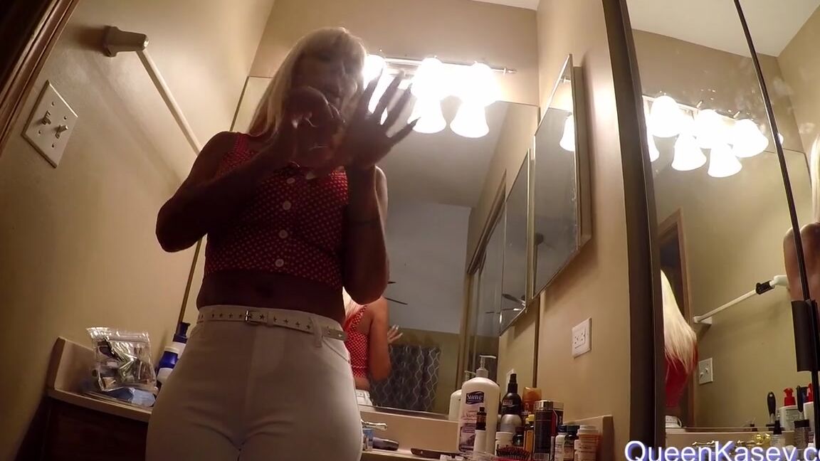 Queenofmean Nicknamed Realqueenkasey 06 09 2019 Onlyfans Video Broke Slaves Get Pimped