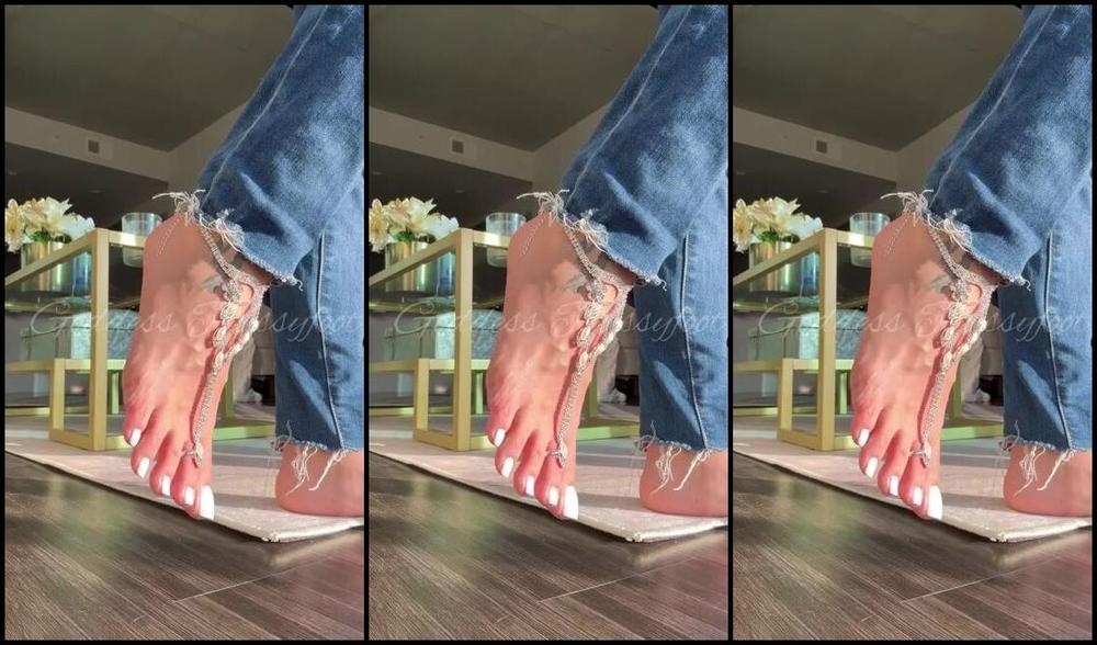 Goddess Pussyfoot Aka U186296307 Onlyfans Sunset Sole And Toes With Gorgeous Jewelry Get Lost In My Perfection Qoz