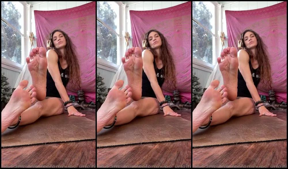 Sole Kissed Nicknamed Solemoves Yogitoes Onlyfans Come Here Baby