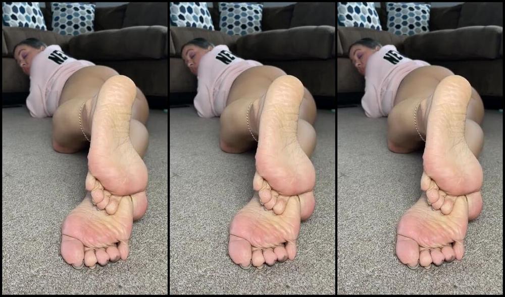 Deedeericanfeet Onlyfans As Requested More N More Booty N Soles Tease