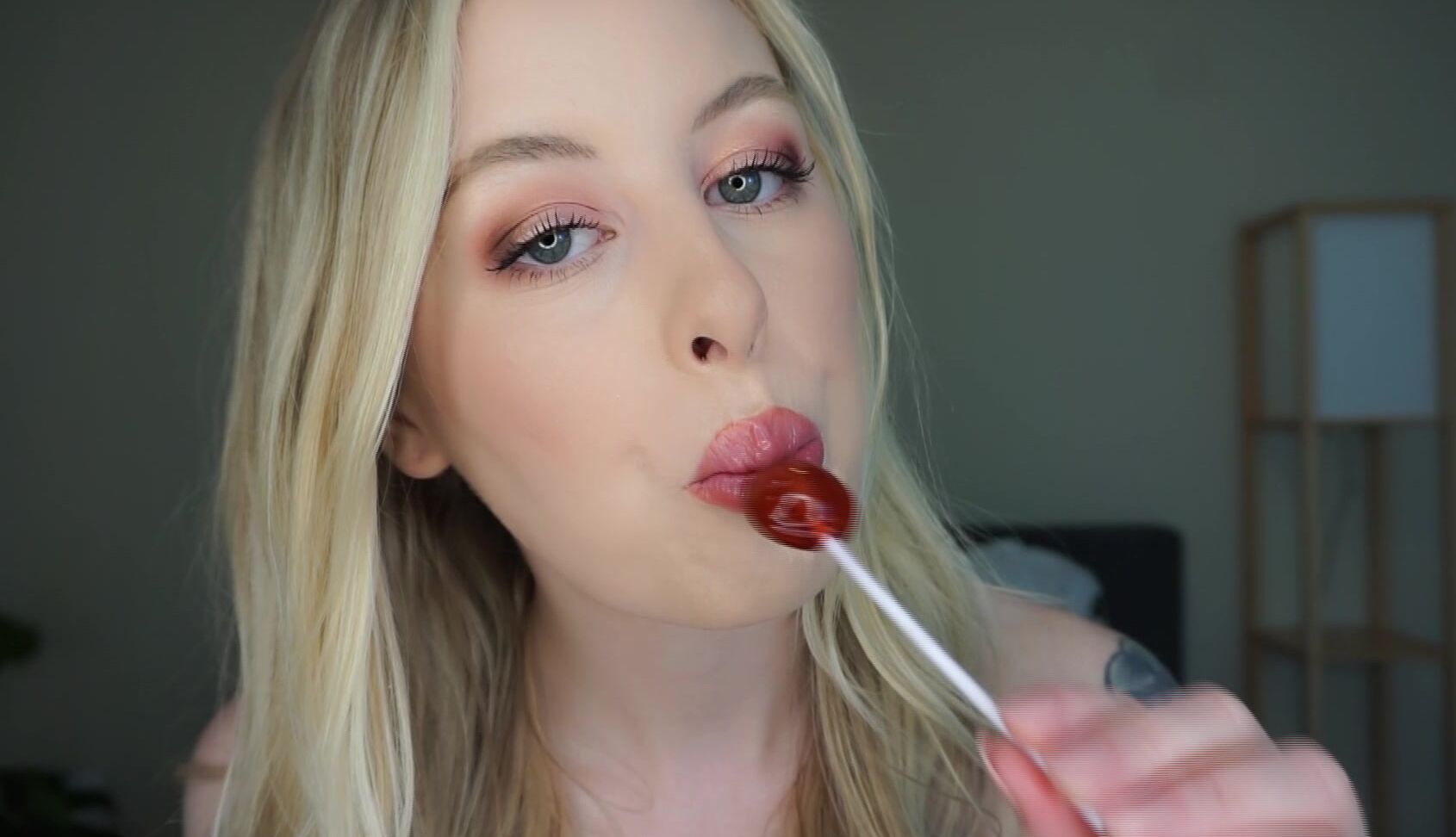 Mystie Mae Lollipop Sucking Mouth Fetish Id