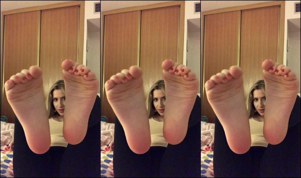 Dianacane My First Video Smelling My Feet Smelling My Toes And