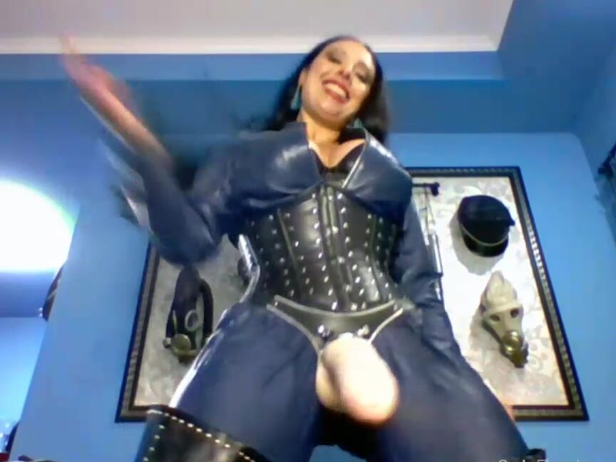 ezada-28-06-2020-476671911-stream-started-at-06-28-2020-03-05-pm-strapon-seduction-live-play