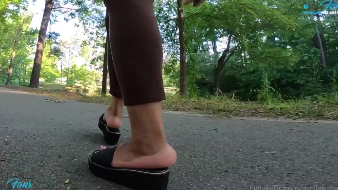 Auntie Lynn Nicknamed Mrslynnsworld Onlyfans Listen To The Sound These Shoes Make As They Slap Up Against The Soles Of