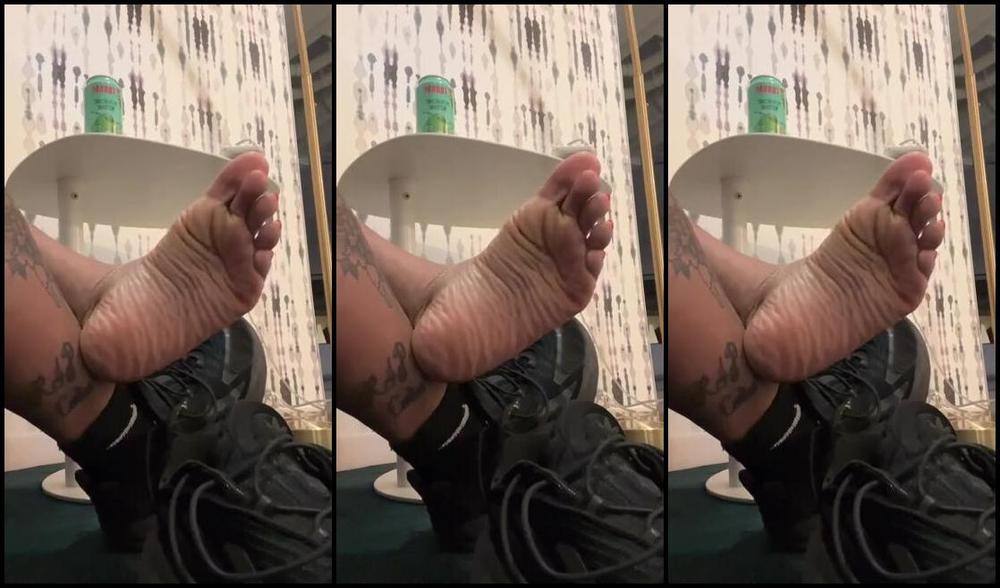 Dissa Nicknamed Dissatoes 04 06 2024 Onlyfans Video My Feet Need A Massage