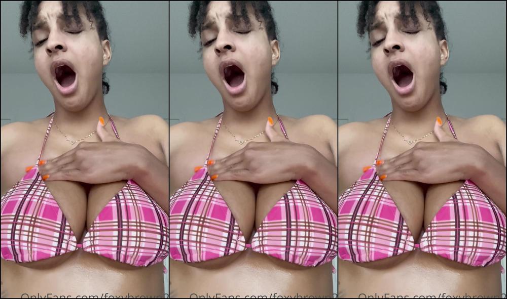 Foxybrown Oiling Up My Tits And Massaging My Upper Body