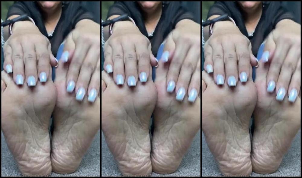 Deedeericanfeet Onlyfans As Requested Let S Just Hear The Sounds Of These Soles Shall We