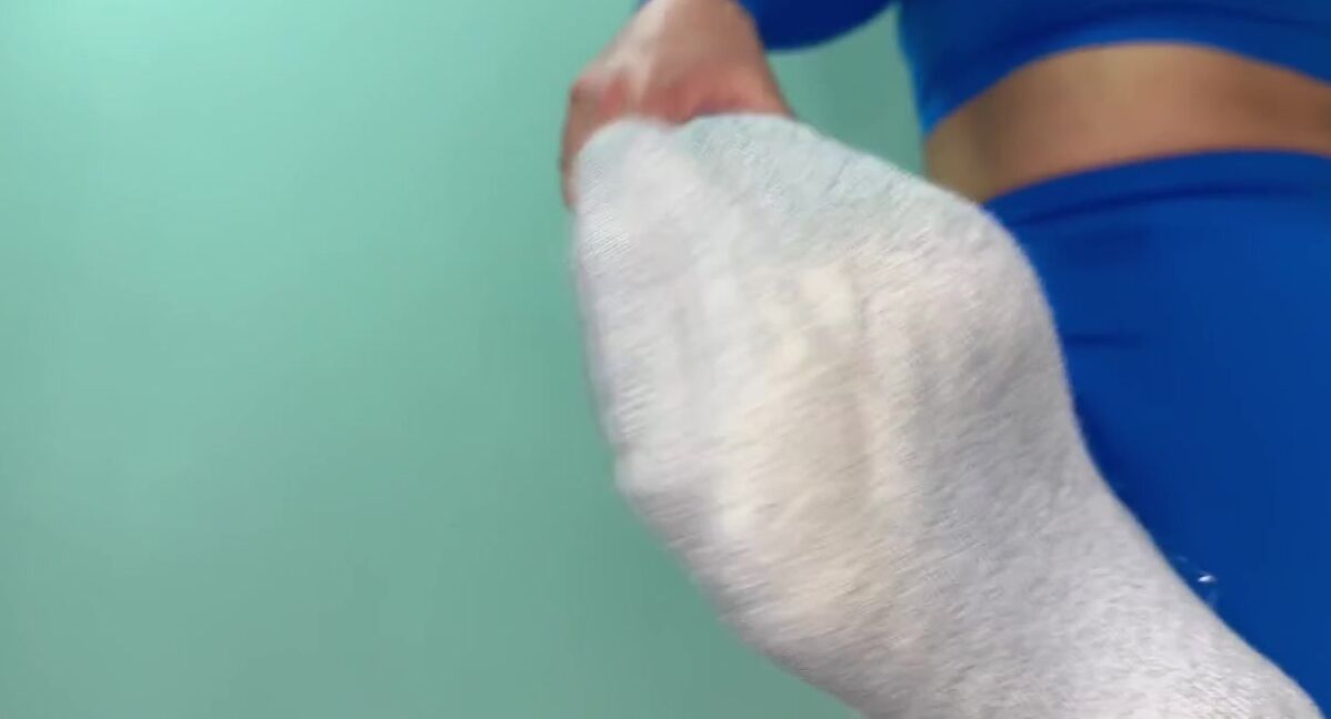 Mrs Larry Onlyfans Wrdest Gerne In Der Ecke Sitzen Und Mir Mal Beim Yoga Zuschauen Danach An Meine Fe Dran Zu Drf