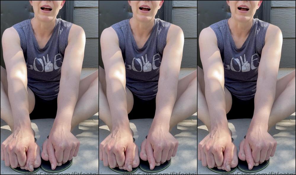 Fityoginina Flip Flop Vibes Paired With A Casual Chat I M Going Through A Rough Patch Emotionally W