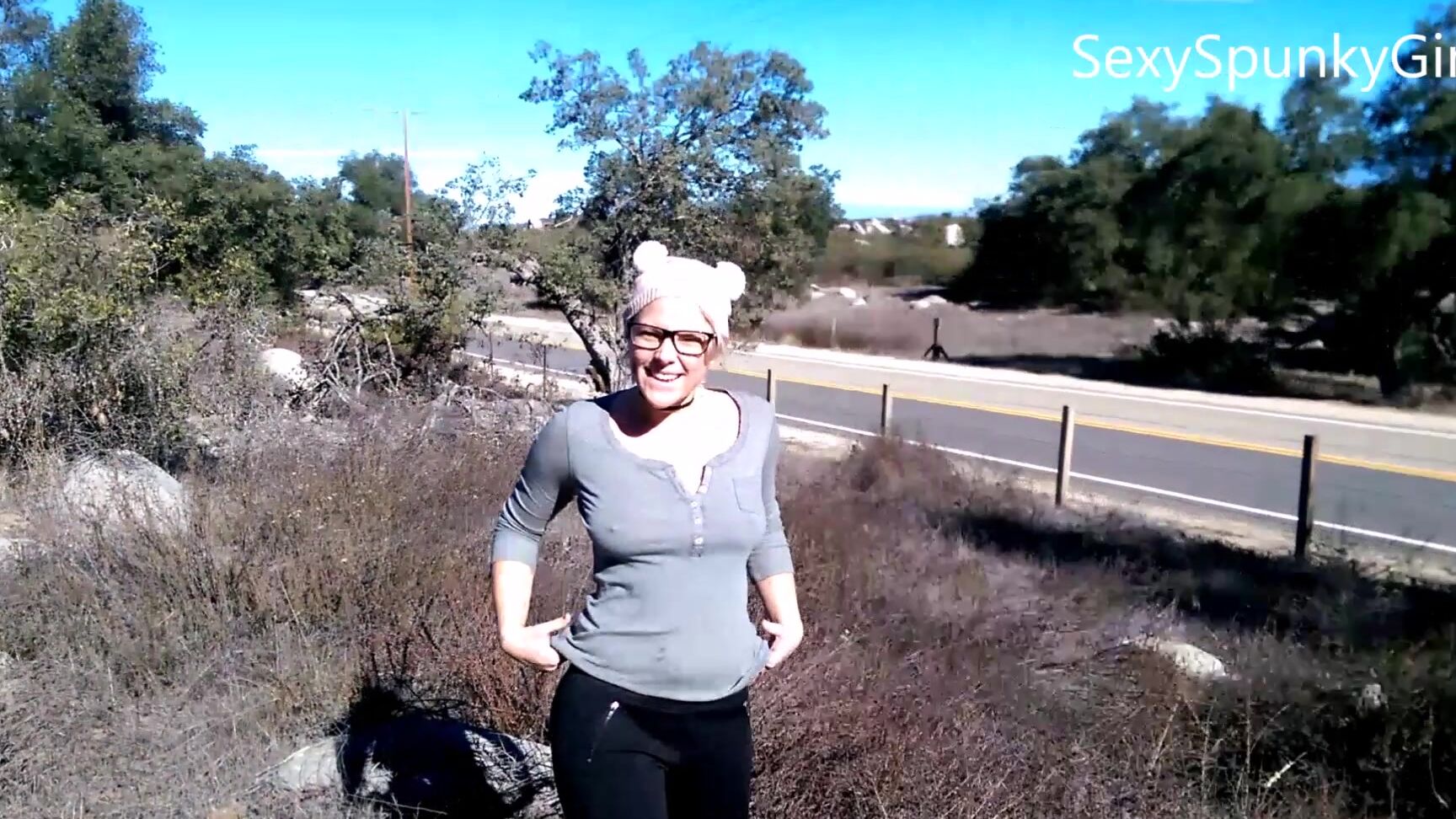 Exhibitionism, Flashing, Public Nudity, Public Outdoor, Teens sexyspunkygirl teen titty and ass flashing cars trucks ManyVids